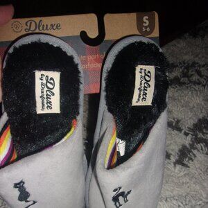 Dreamfoams Dluxe Slippers size small 5-6 New